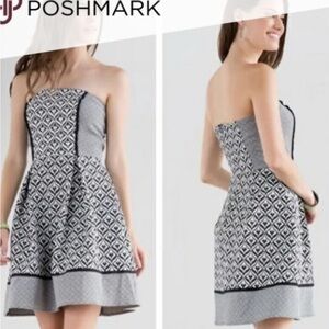 Harper Black and White Strapless Fit and Flare Geometric Print Mini Dress.  Sz M